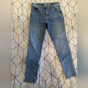 Hi-rise skinny jeans